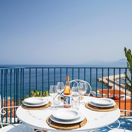 Апартаменты Seaview House Кала-Гононе Экстерьер фото