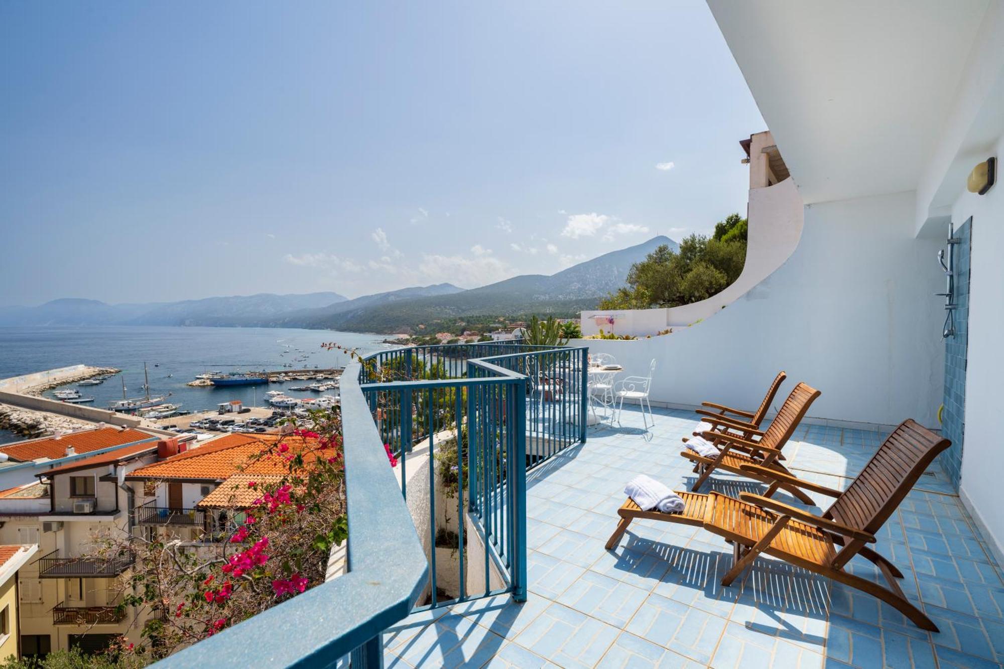 Апартаменты Seaview House Кала-Гононе Экстерьер фото